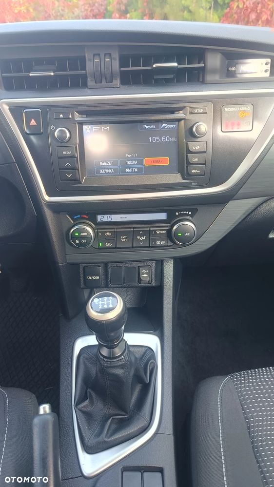 Toyota Auris 1.6 Premium Comfort - 26