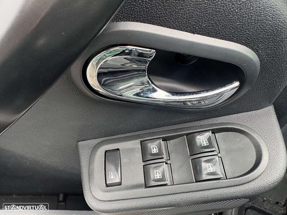 Dacia Duster 1.2 TCe Prestige - 23