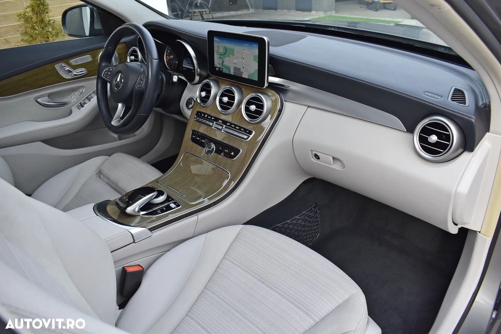 Mercedes-Benz C - 16