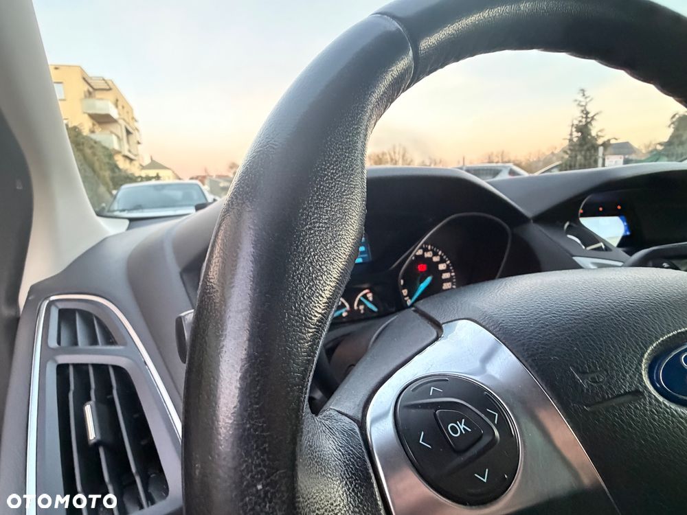 Ford Focus 1.0 EcoBoost Trend Sport - 29