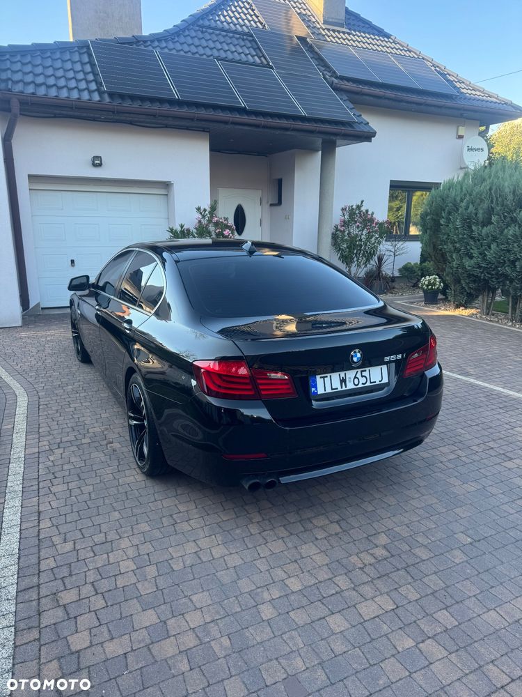 BMW Seria 5 528i xDrive - 6
