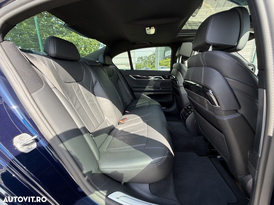 BMW Seria 7 730d xDrive MHEV - 20