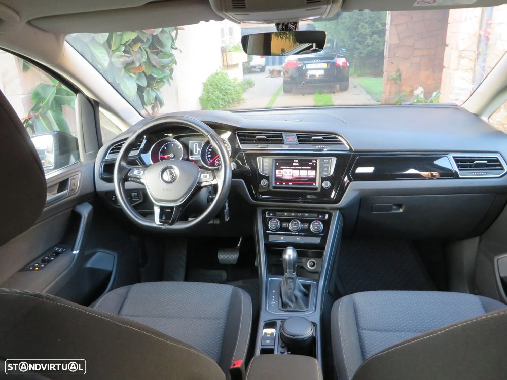VW Touran 1.6 TDI Confortline DSG - 8