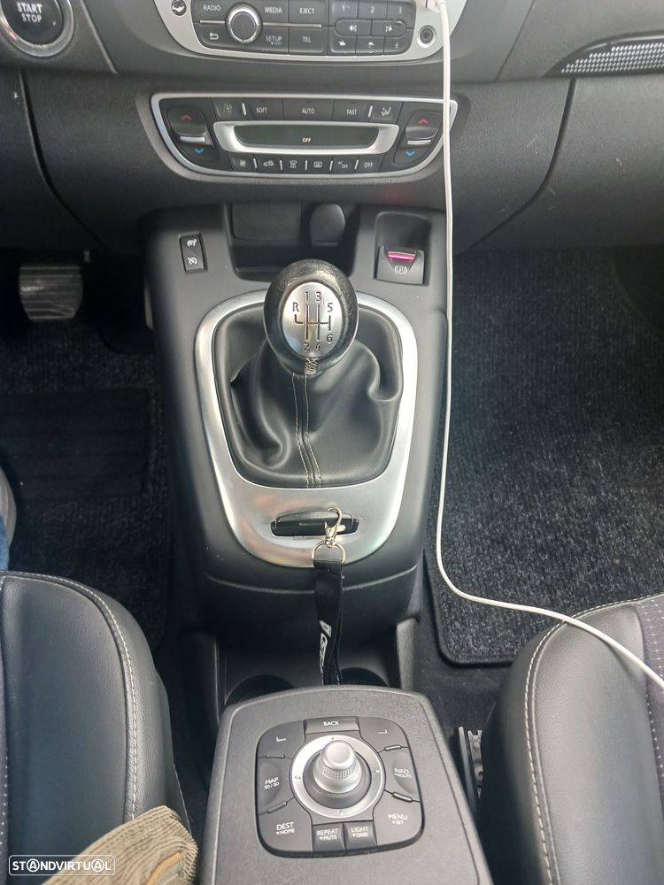 Renault Scénic 1.5 dCi Sport SS - 27