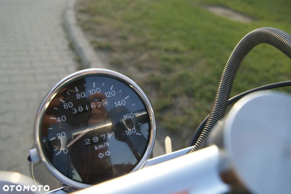 Suzuki Intruder - 8