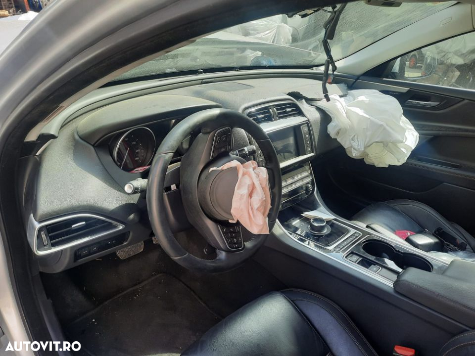 Dezmembrez Jaguar XE 2.0 diesel ingenium 2016 / dezmembrari Jaguar / service / motor  / piese - 9
