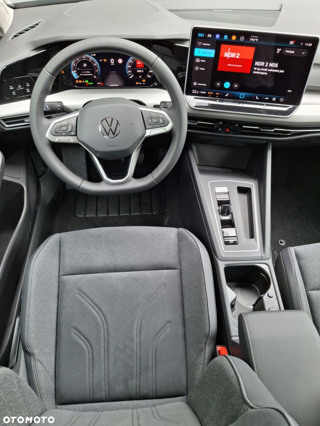 Volkswagen Golf - 10