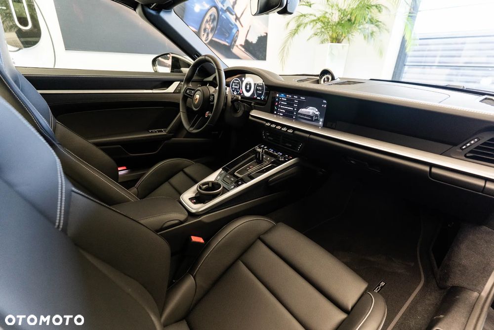 Porsche 911 Targa 4S - 14
