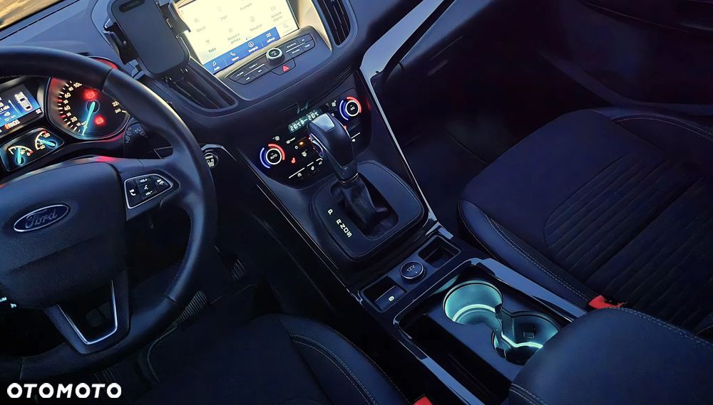 Ford Kuga - 28