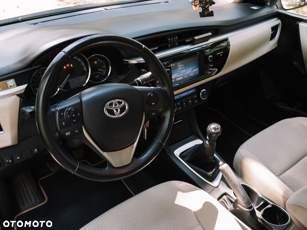 Toyota Corolla - 17