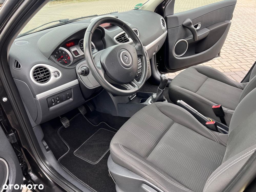 Renault Clio 1.2 16V 75 Expression - 14
