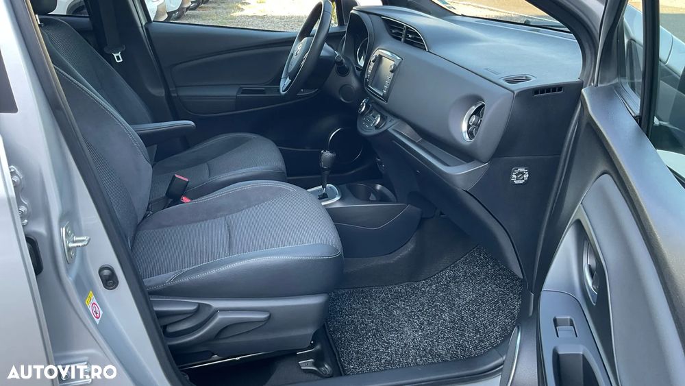Toyota Yaris 1.5 VVT-i HSD Sol - 7