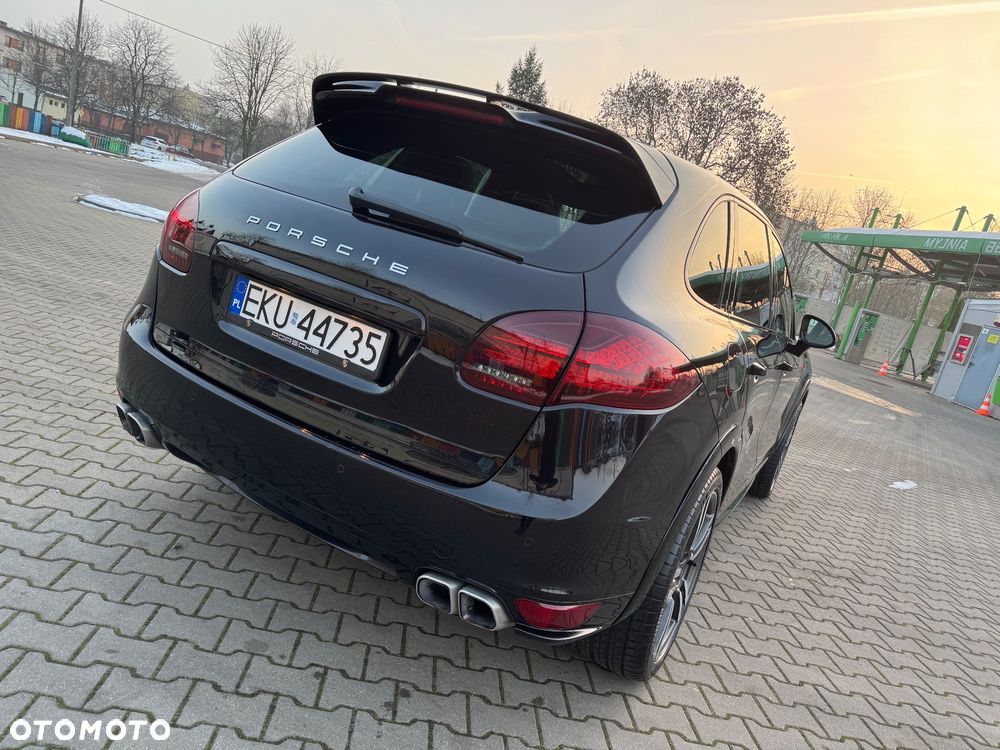 Porsche Cayenne Platinum Edition - 16