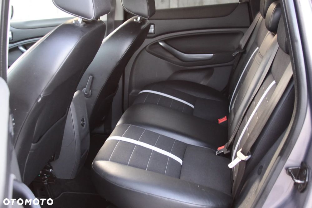 Ford Kuga 2.0 TDCi 4x4 Titanium - 17