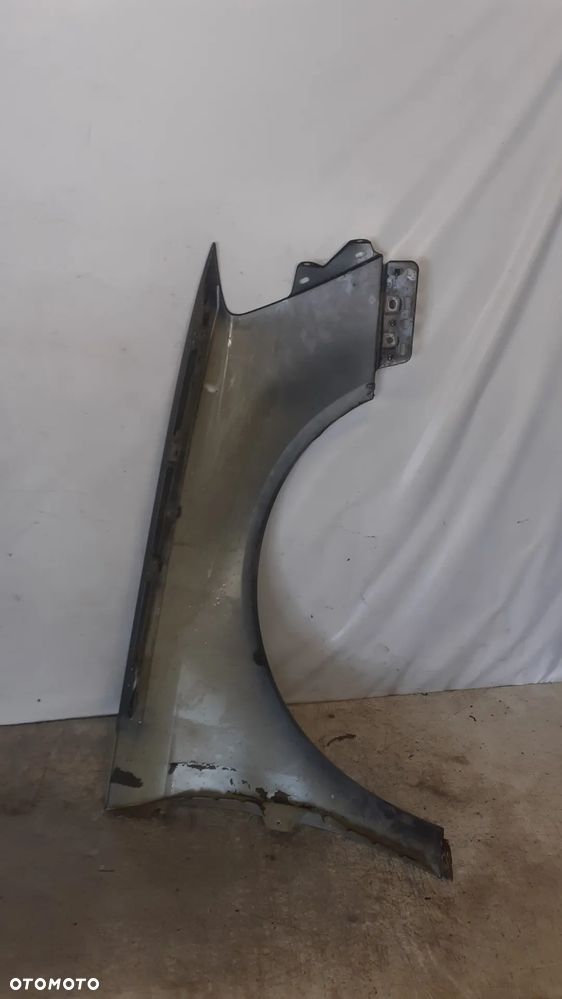 * BŁOTNIK LEWY PRZEDNI PRZOD DO VW PASSAT B6 LA7T SZARY USZKODZONY POSIADA WGNIOT - 4