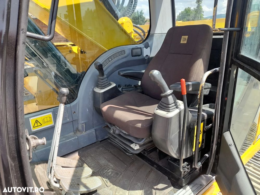 JCB JZ235LC - 15