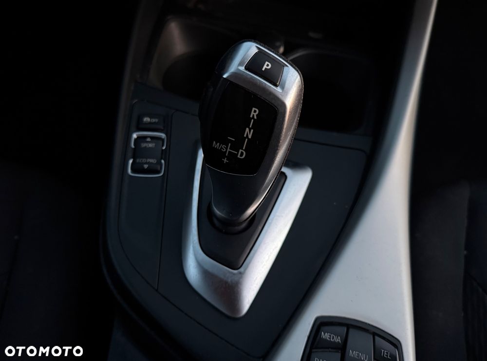BMW Seria 1 116i - 13