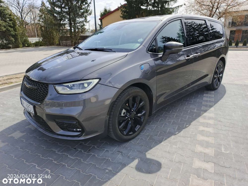 Chrysler Pacifica - 16