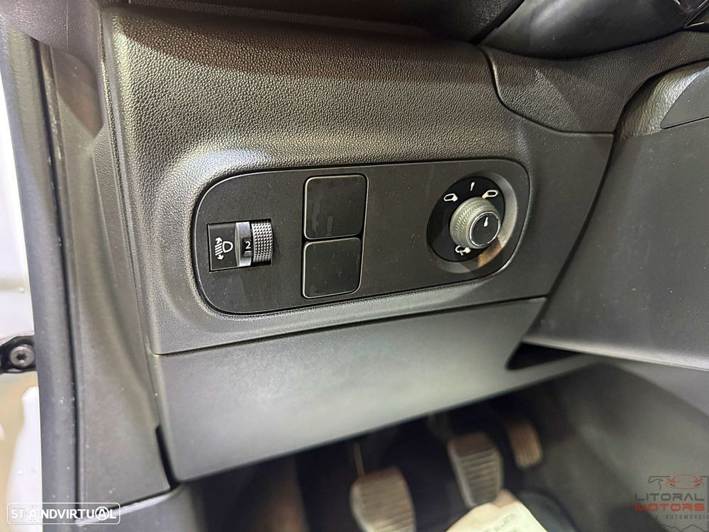 Citroën C3 1.2 PureTech Shine - 18