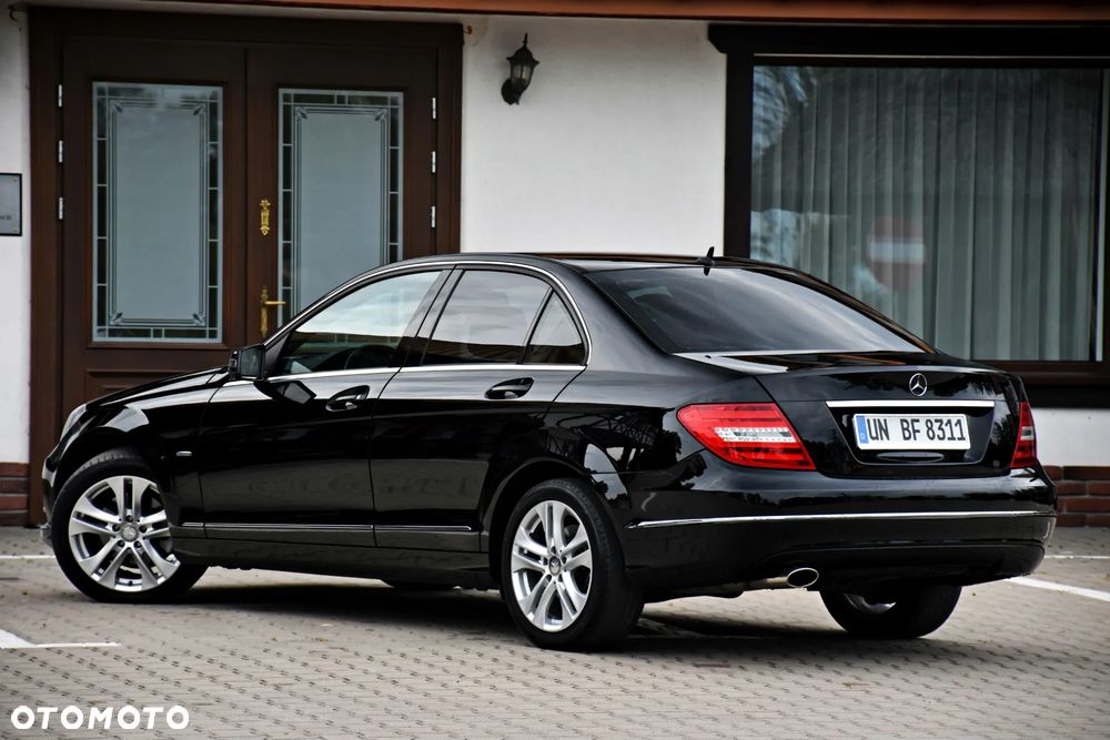 Mercedes-Benz Klasa C 200 (BlueEFFICIENCY) Avantgarde - 17