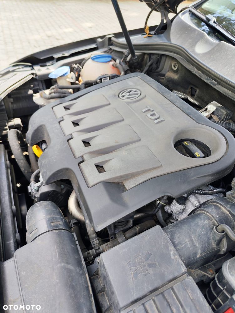 Volkswagen Passat 2.0 TDI Comfortline R-Style DSG - 21