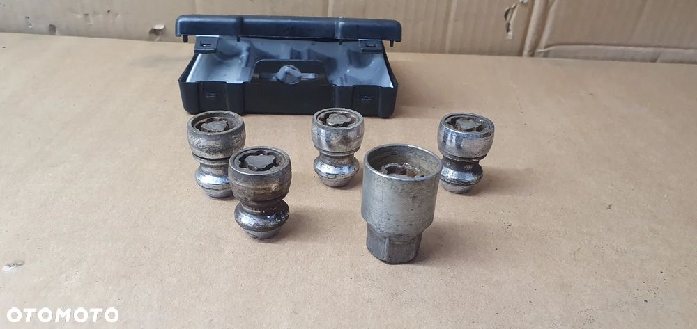 Śruba śruby koła kół zabezpieczające nakrętki Kia Sportage III - 4