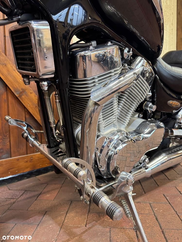 Suzuki Intruder - 29