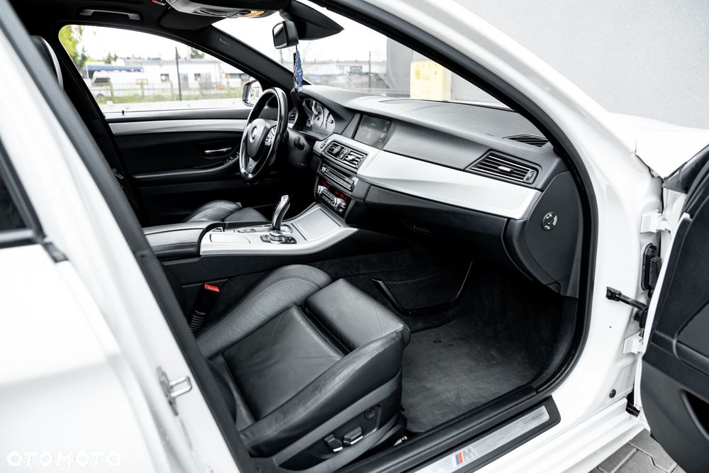 BMW Seria 5 535d xDrive Sport-Aut - 23