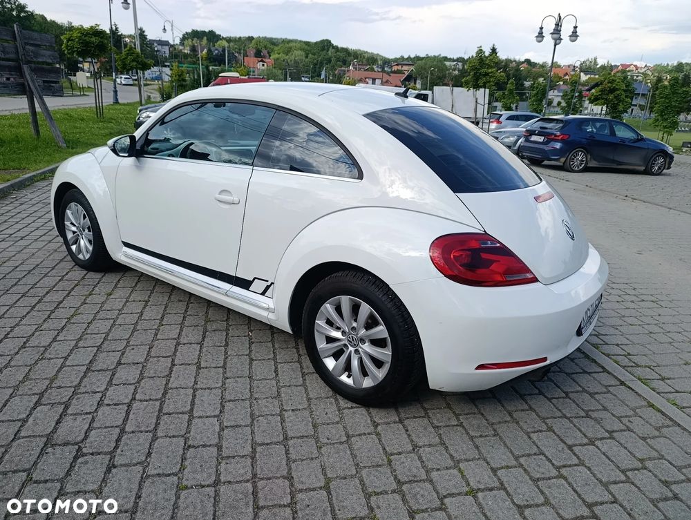 Volkswagen Beetle 1.6 TDI DPF DSG Blue Motion Technologie Exclusive Design - 11