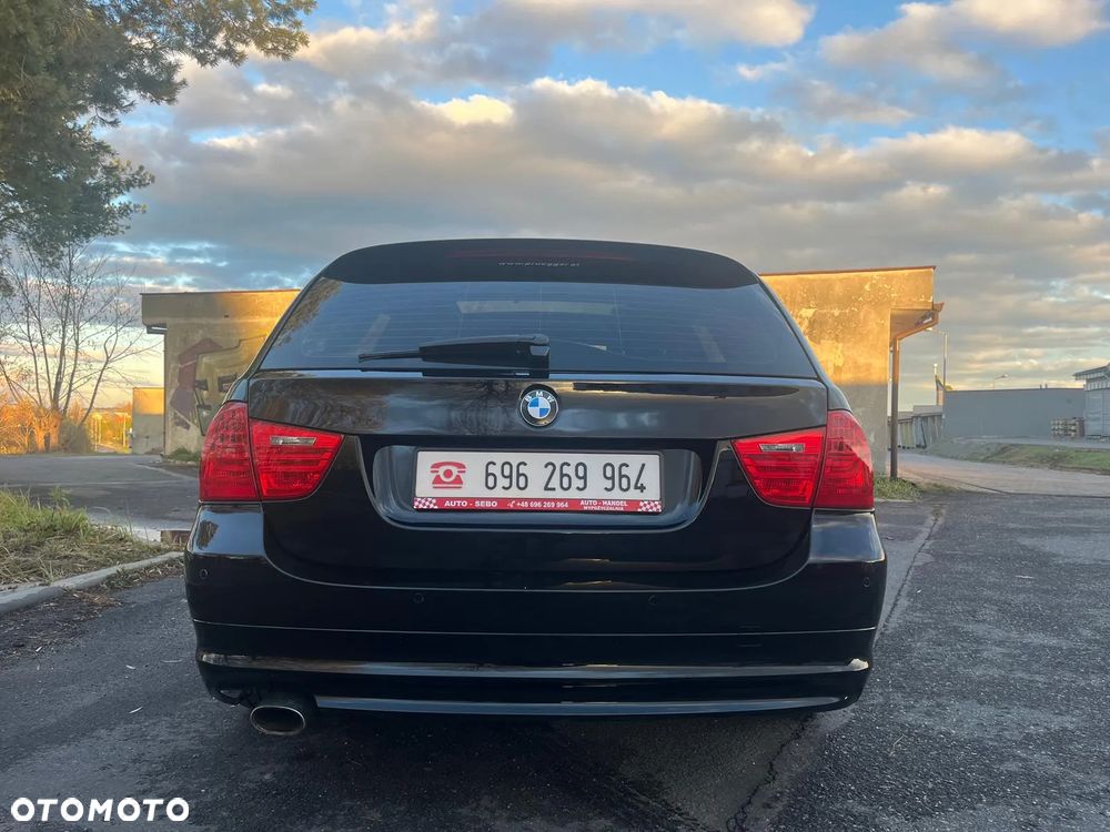 BMW Seria 3 318d DPF Touring - 14