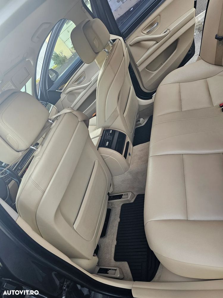 BMW Seria 5 525d xDrive - 15
