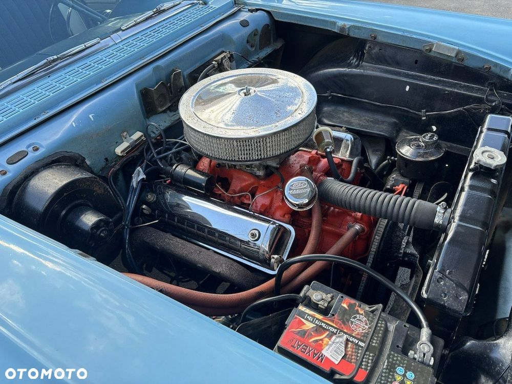 Ford Fairlane - 13