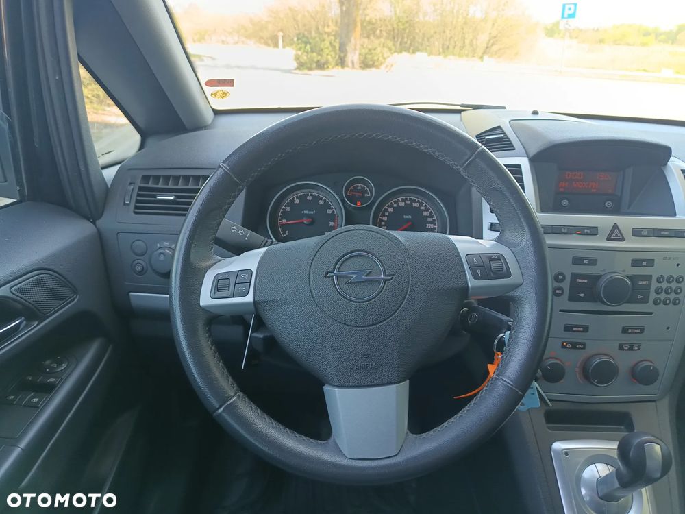 Opel Zafira - 16