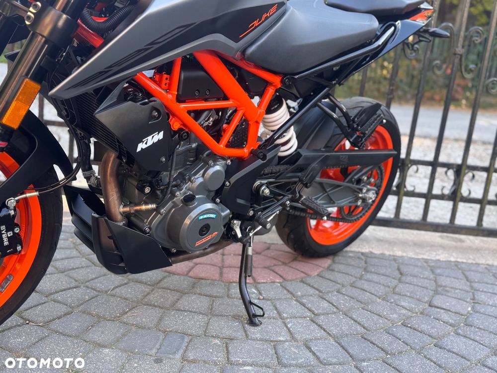 KTM Duke - 17