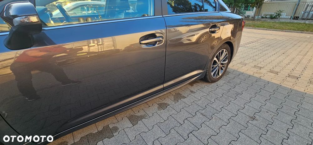 Toyota Avensis 1.8 Prestige MS - 10