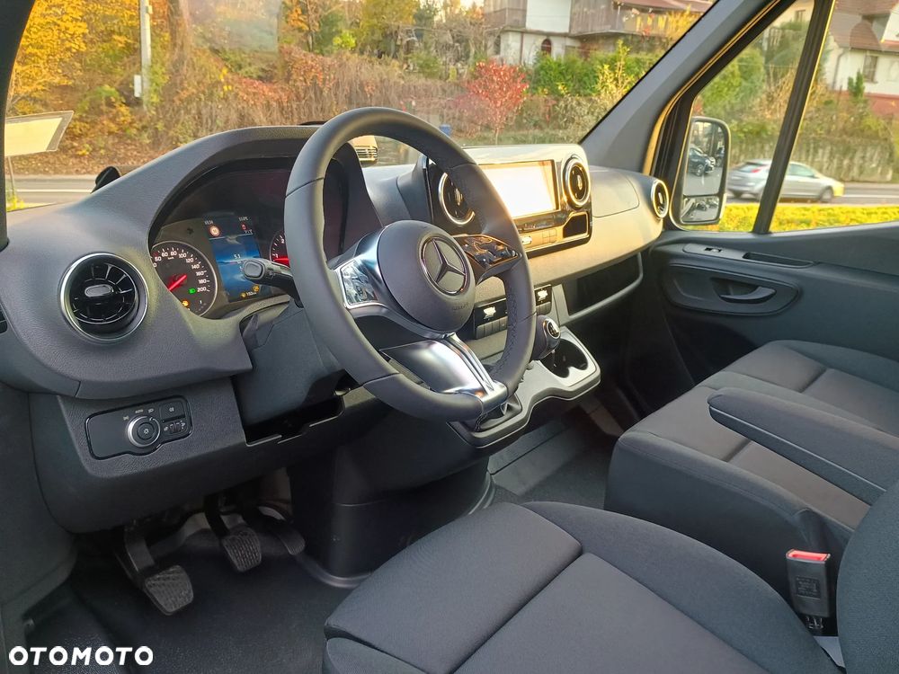 Mercedes-Benz Sprinter - 9
