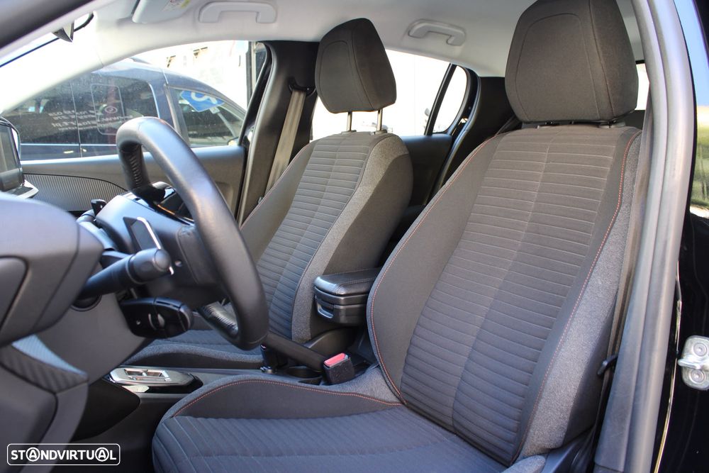 Peugeot 208 PureTech 100 EAT8 Active - 29