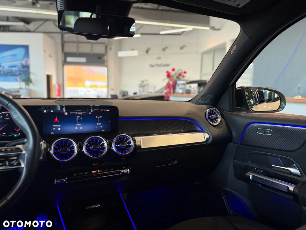 Mercedes-Benz GLB 200 AMG Line 7G-DCT - 7
