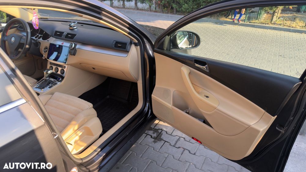 Volkswagen Passat 2.0 TDI Trendline DPF DSG - 12