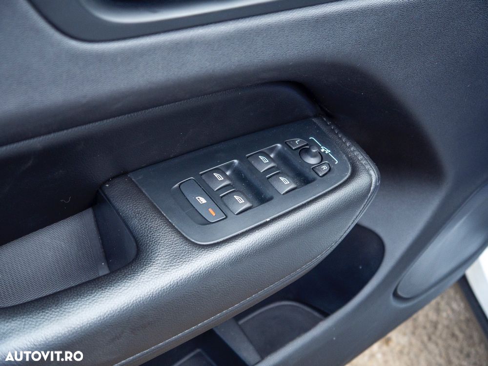 Volvo XC 60 B4 D AWD Geartronic Momentum - 22