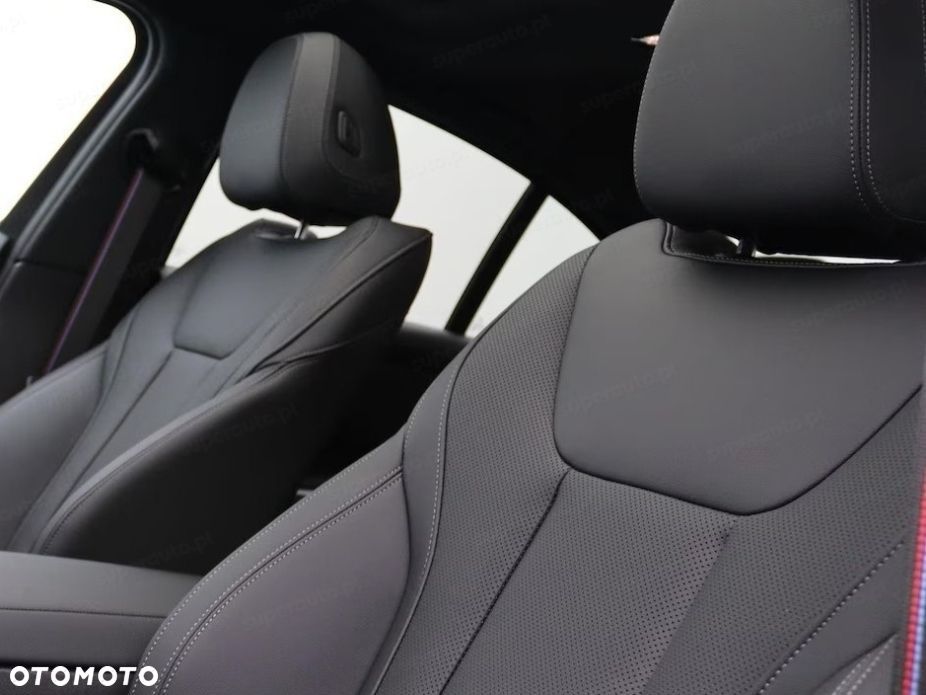 BMW Seria 3 330i xDrive M Sport sport - 9