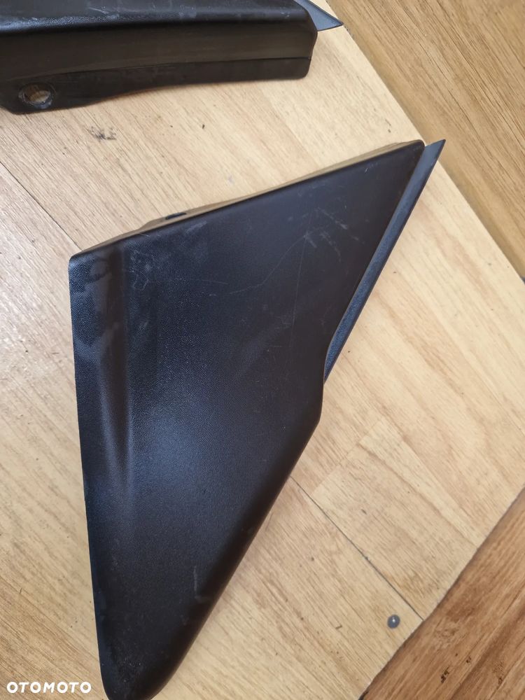 Zaślepka blotnika trojkat prawa lewa Renault captur I - 3