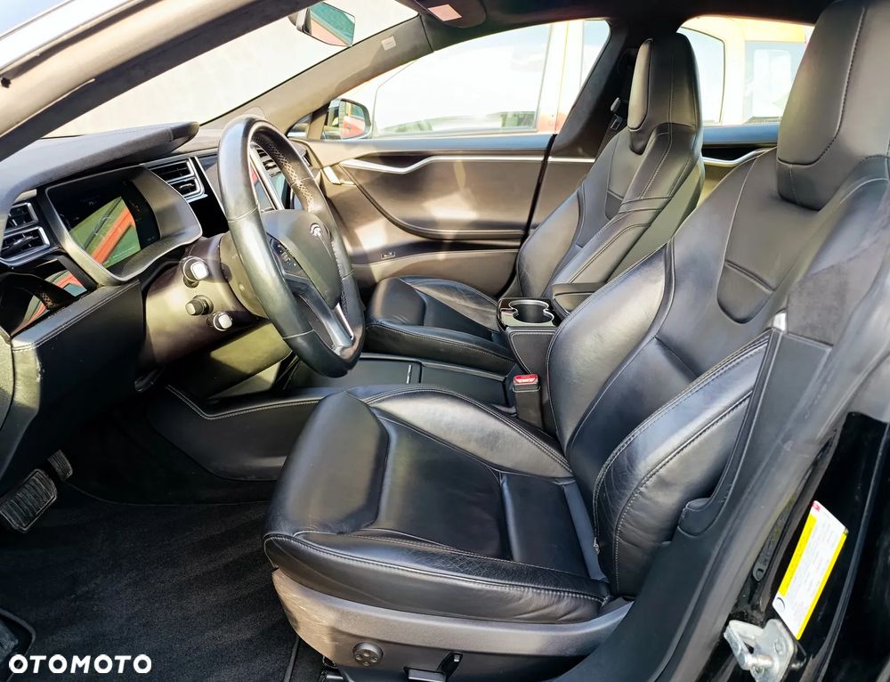 Tesla Model S - 7