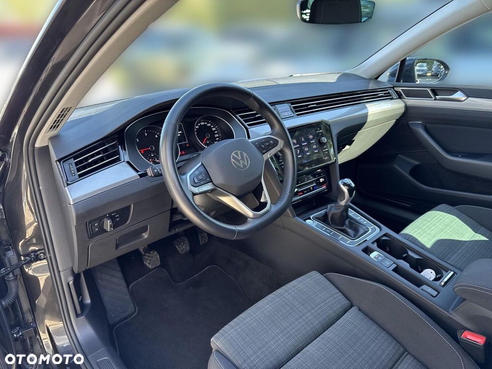 Volkswagen Passat 2.0 TDI EVO Business - 9