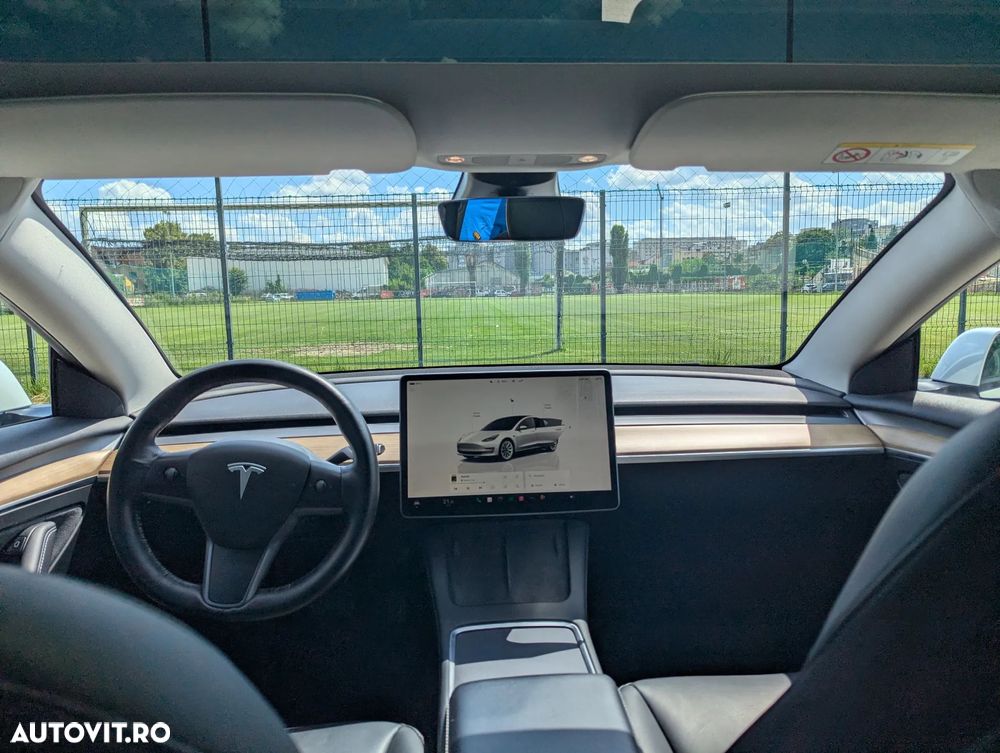 Tesla Model 3 - 13