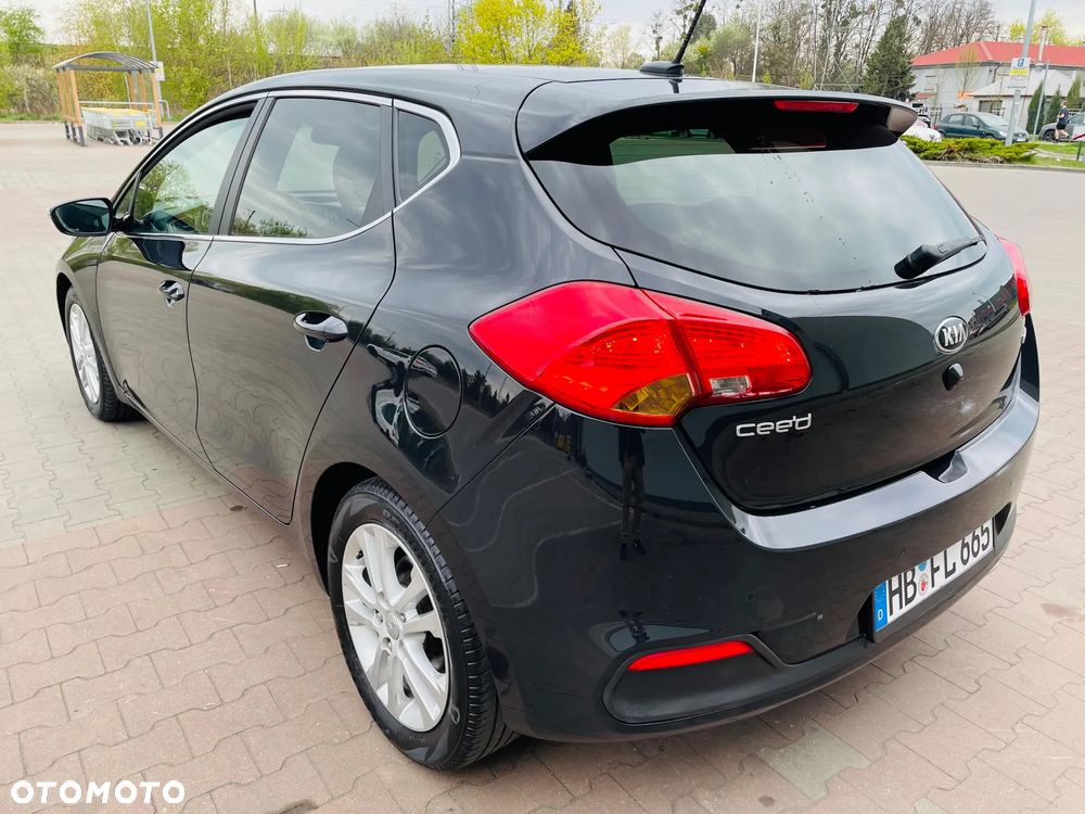 Kia Ceed 1.6 GDI Dream Team Edition - 5