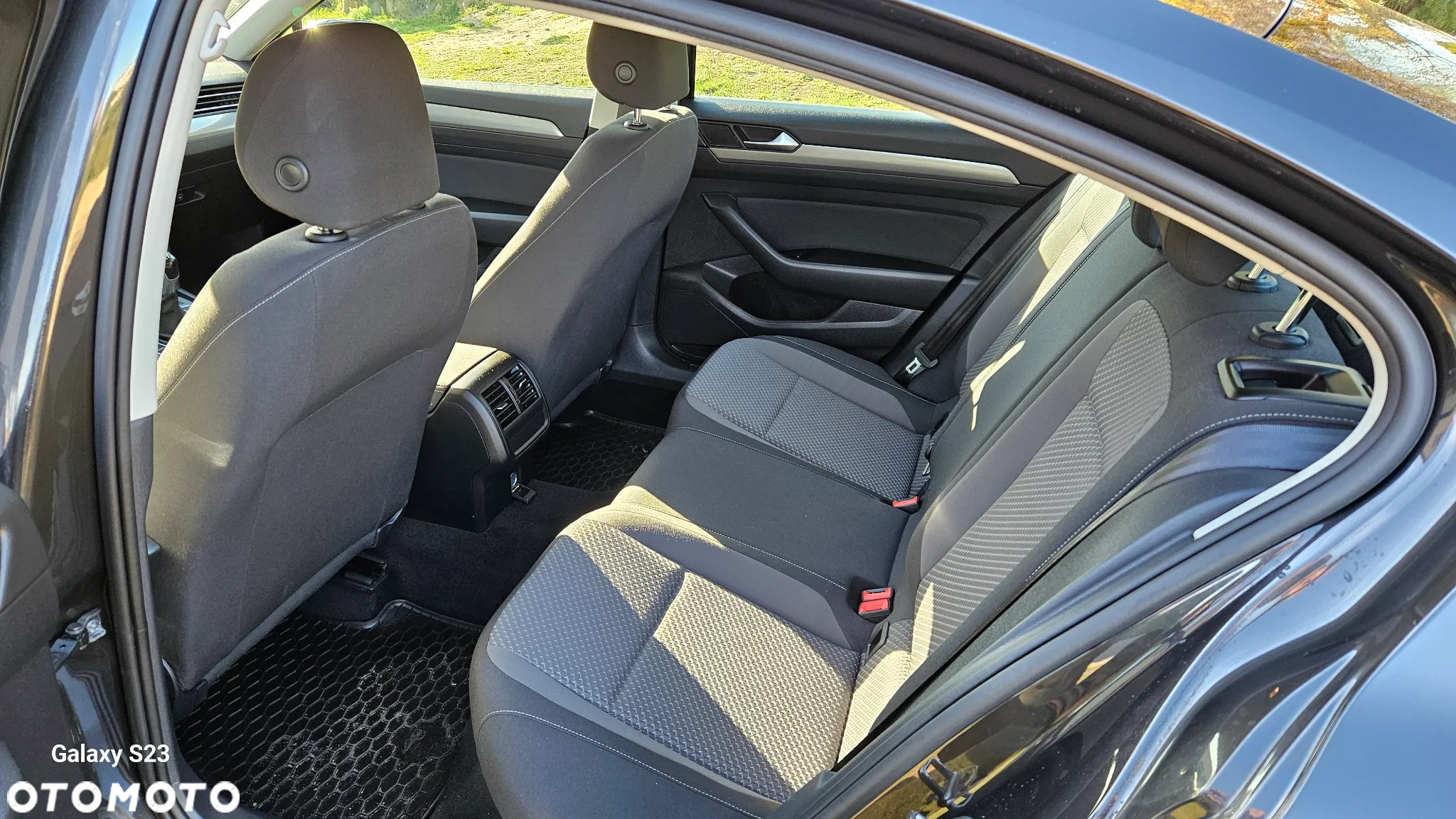 Volkswagen Passat - 12