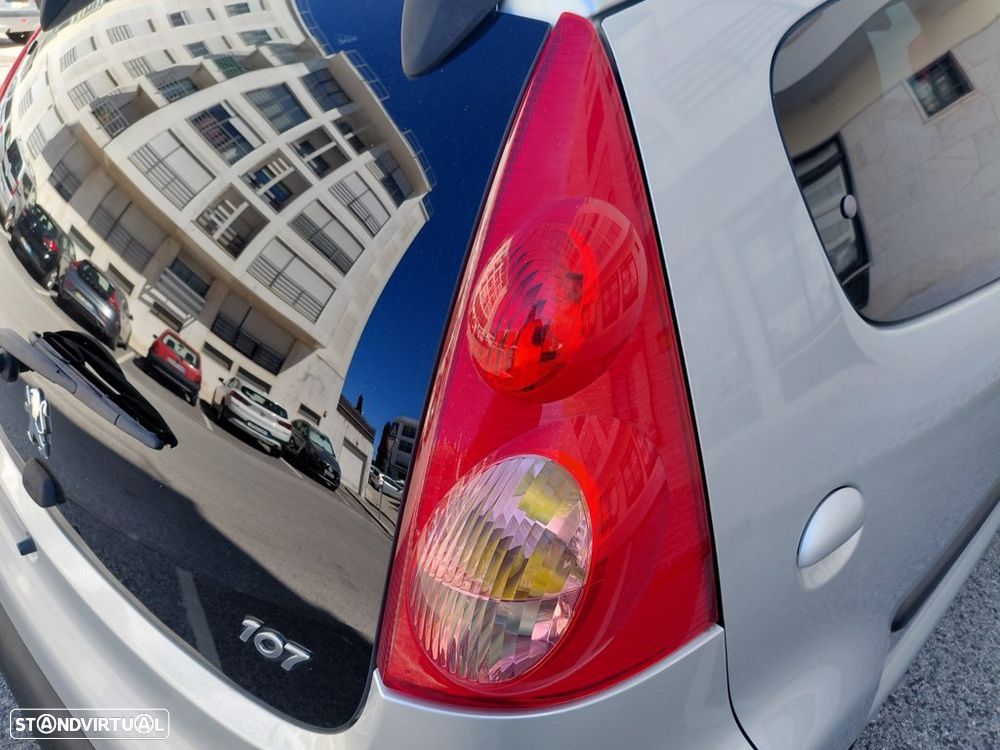 Peugeot 107 1.0 Black&Silver - 22