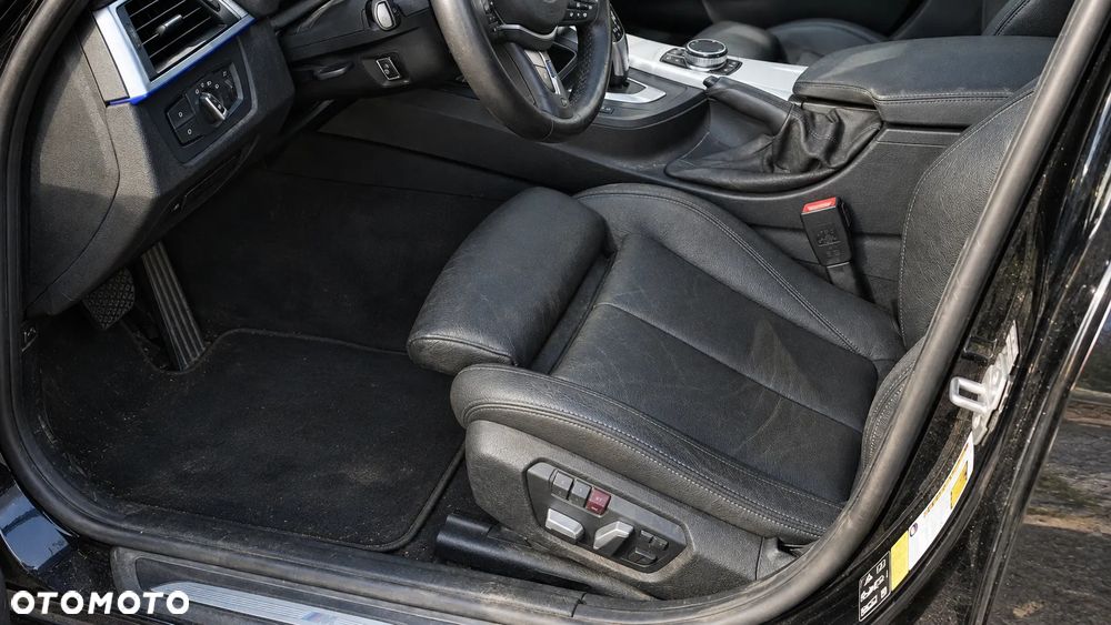 BMW Seria 3 330i xDrive Edition M Sport Shadow - 8