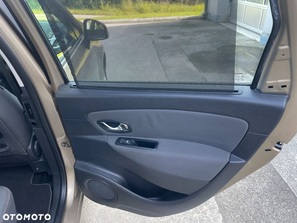Renault Scenic ENERGY TCe 130 BOSE EDITION - 18